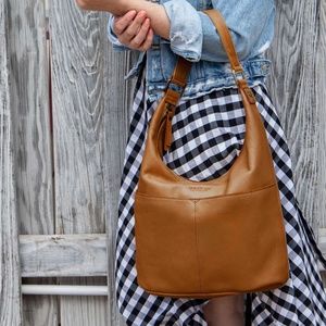 NWT American Leather Co Carrie Large Hobo Bag / Purse Tan “Cafe Latte”